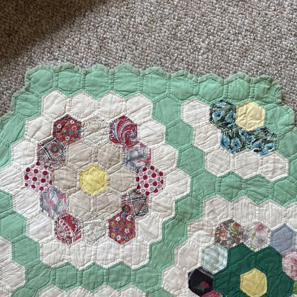 Vintage Beautiful Grandma's Flower Garden Quilt Feed Sack Fabrics 95 By 77”